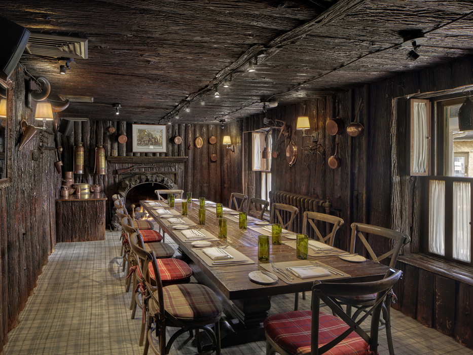 The Union League Guard House Right Image